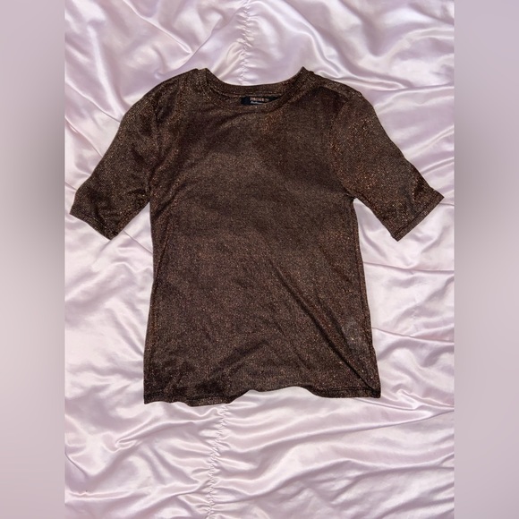Forever 21 Tops - Brown short sleeved top with gold glitter